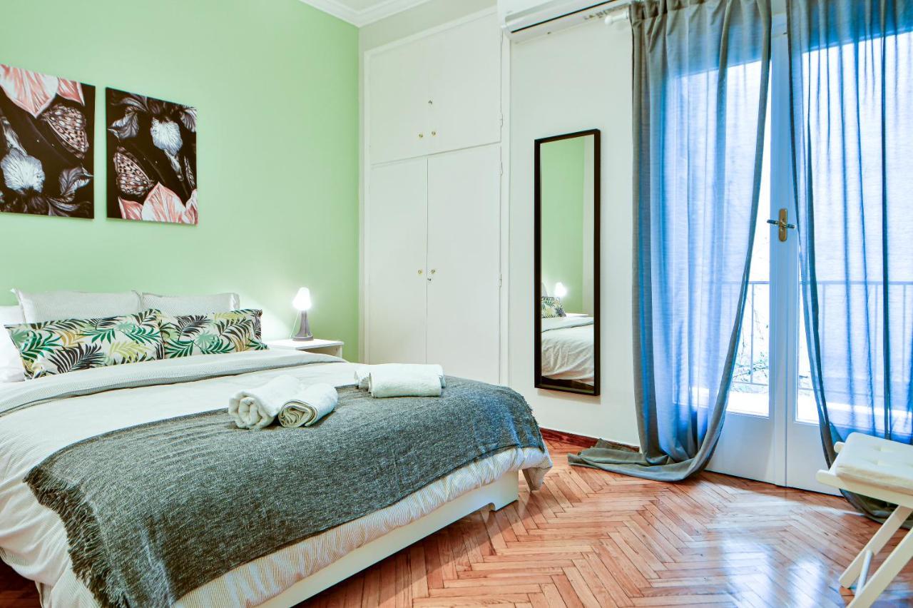 Thiras Lovely Apartment By Zain Ateny Zewnętrze zdjęcie
